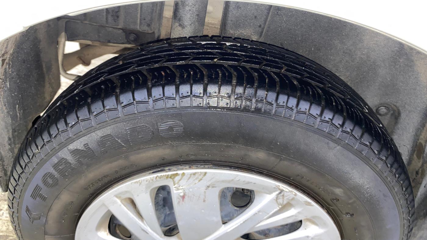 2015 Maruti Swift VXI, Petrol, Manual, 23,213 km, Right Rear Tyre Tread