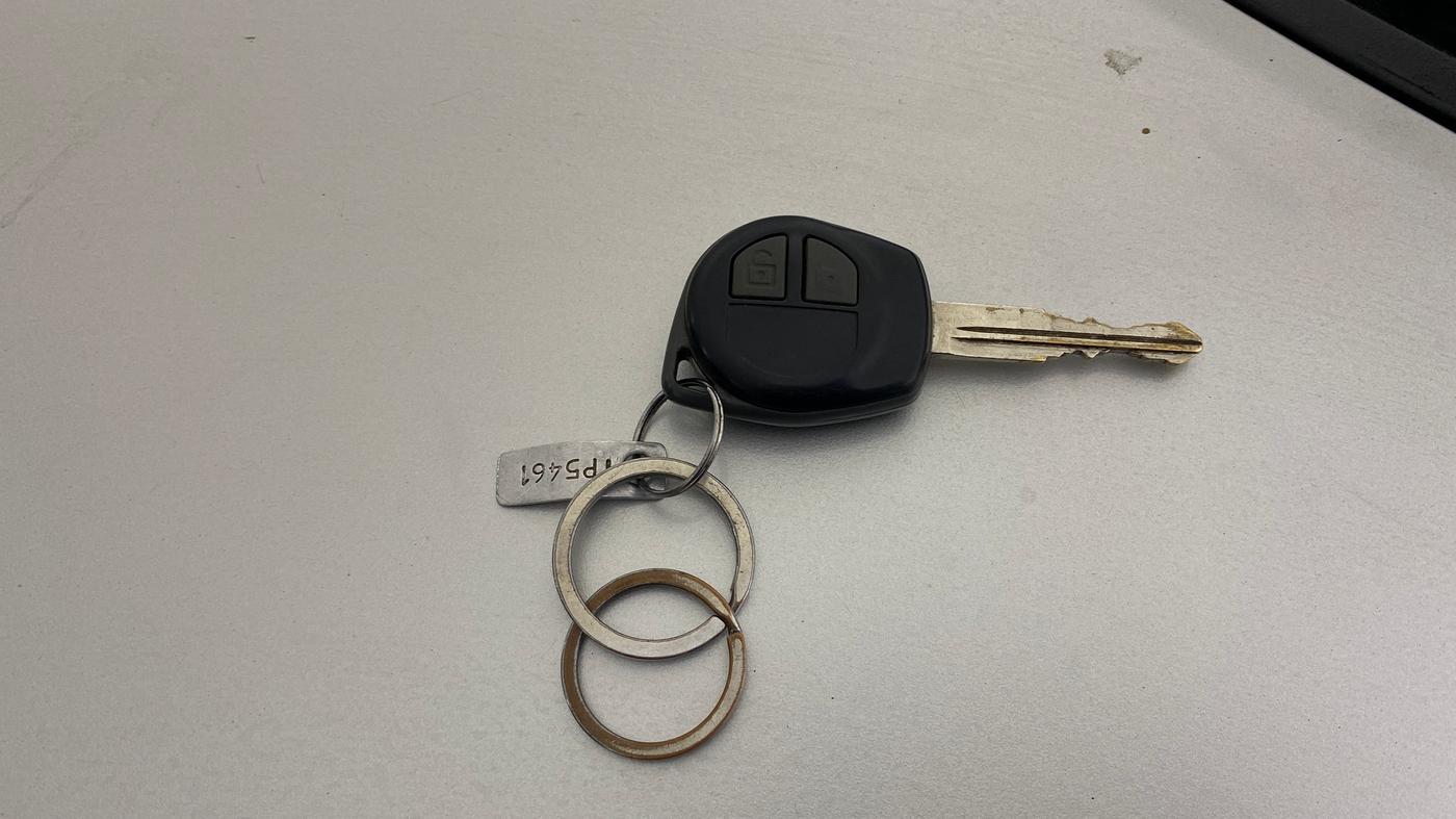 2015 Maruti Swift VXI, Petrol, Manual, 23,213 km, Key Close Up