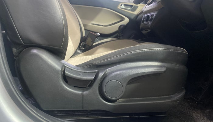 2019 Hyundai Elite i20 SPORTZ PLUS 1.2, Petrol, Manual, 39,806 km, Driver Side Adjustment Panel