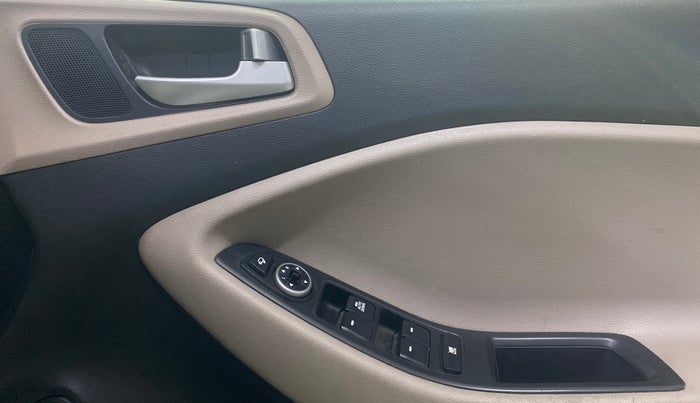 2019 Hyundai Elite i20 SPORTZ PLUS 1.2, Petrol, Manual, 39,806 km, Driver Side Door Panels Control