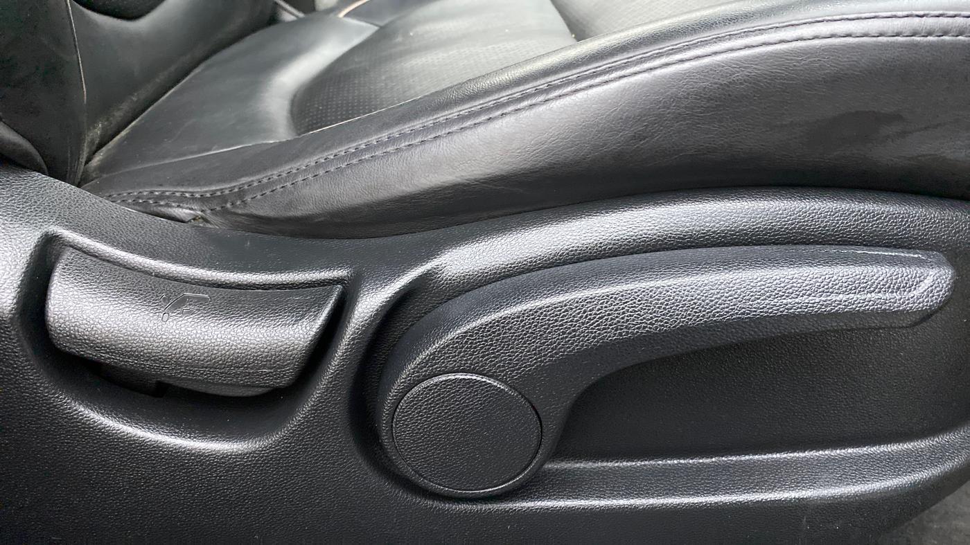 2019 Hyundai Creta 1.6 VTVT SX AUTO, Petrol, Automatic, 16,652 km, Driver Side Adjustment Panel