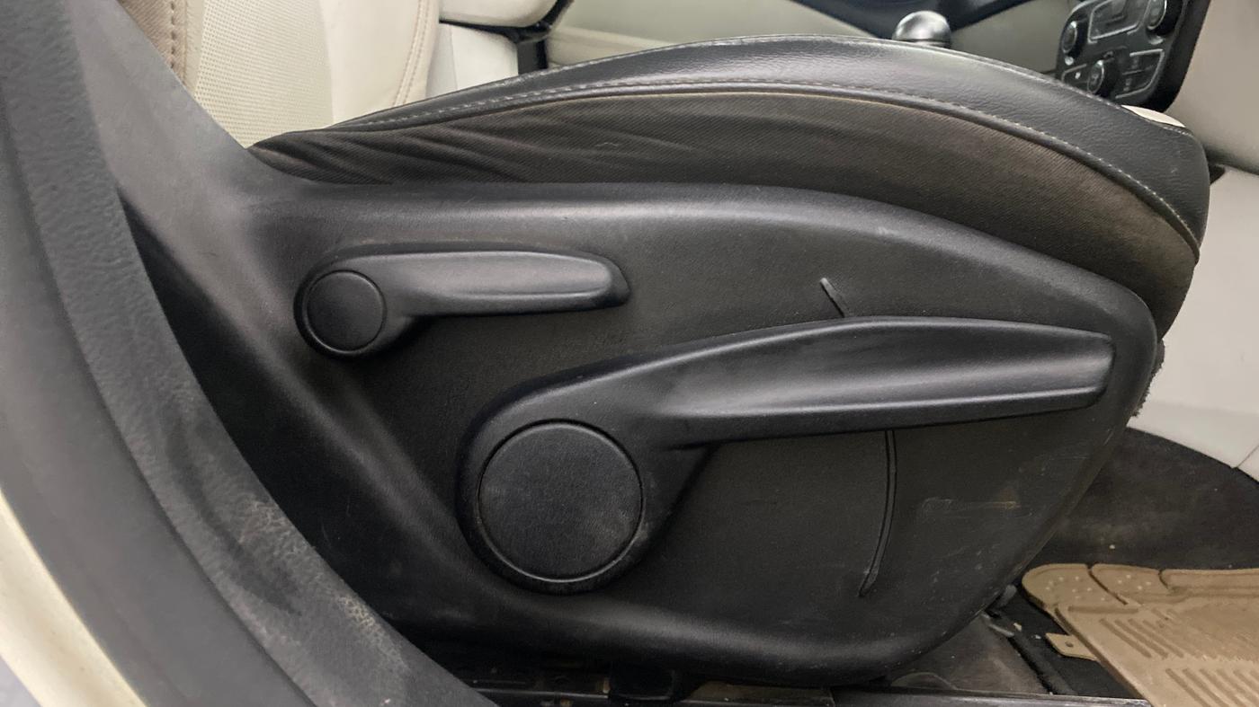 2017 Jeep Compass LIMITED 2.0 DIESEL, Diesel, Manual, 91,162 km, Driver Side Adjustment Panel