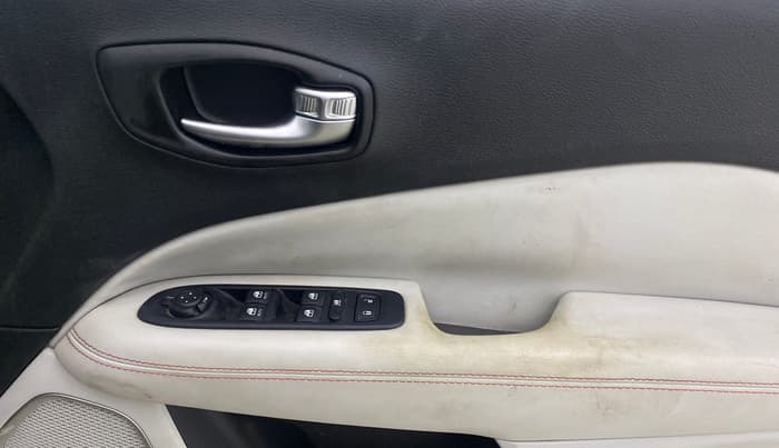 2017 Jeep Compass LIMITED 2.0 DIESEL, Diesel, Manual, 91,162 km, Driver Side Door Panels Control