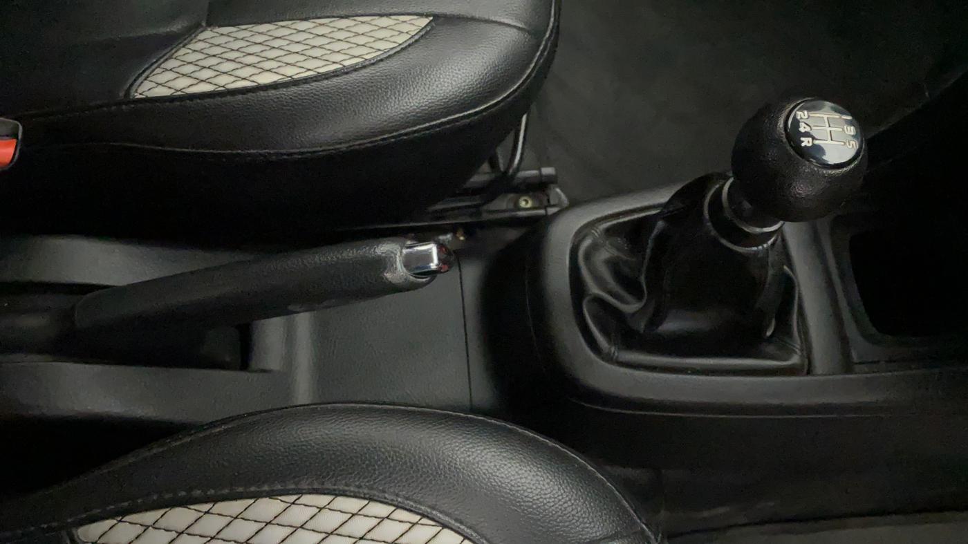 2015 Maruti Swift ZDI, Diesel, Manual, 56,308 km, Gear Lever