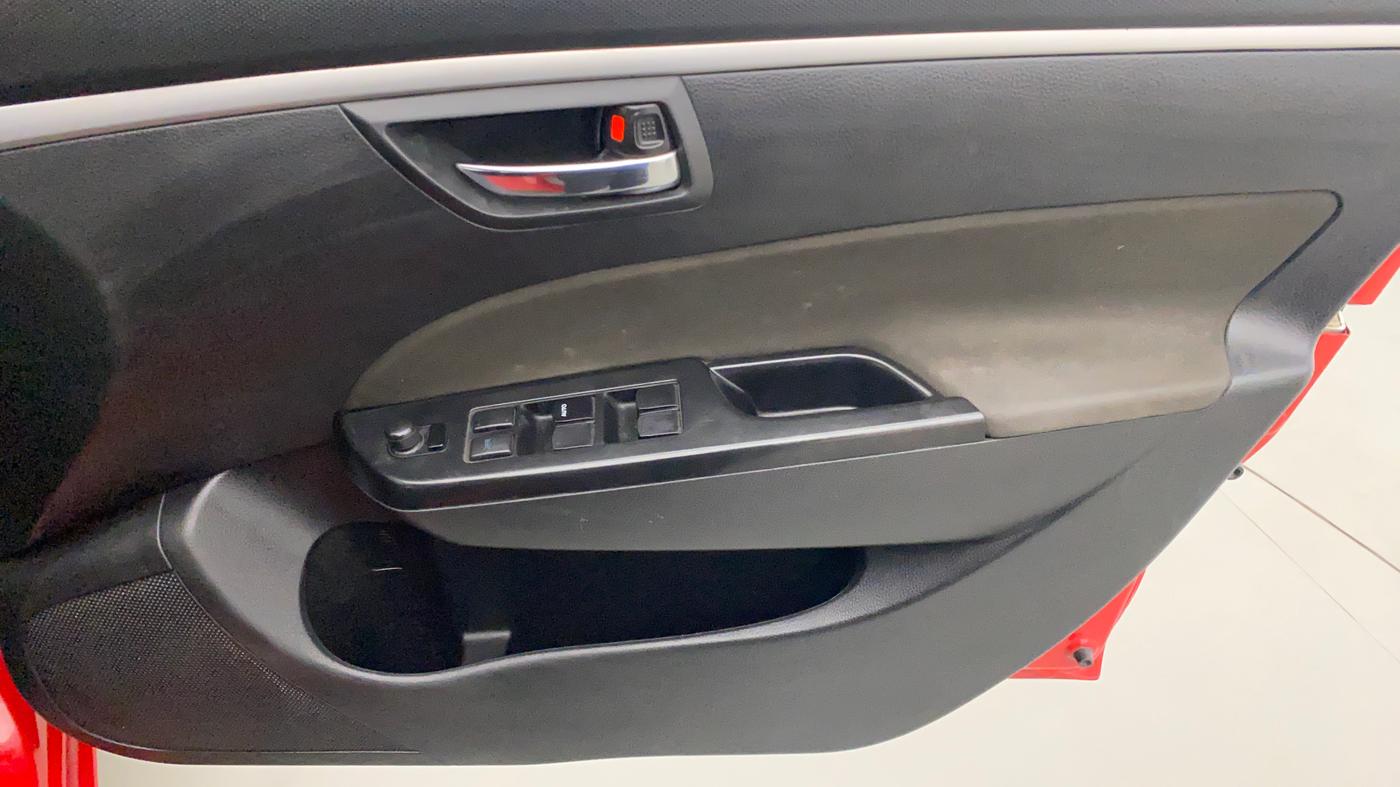 2015 Maruti Swift ZDI, Diesel, Manual, 56,308 km, Driver Side Door Panels Control