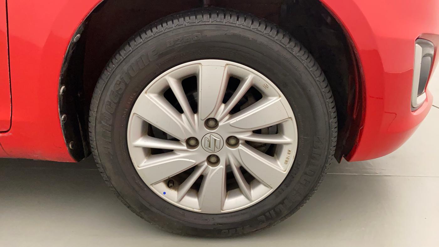 2015 Maruti Swift ZDI, Diesel, Manual, 56,308 km, Right Front Wheel