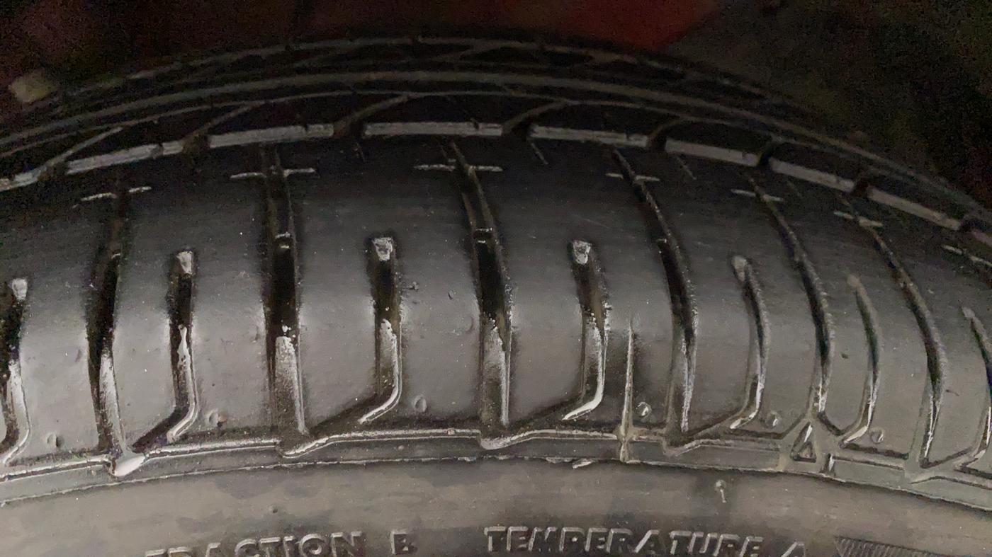 2015 Maruti Swift ZDI, Diesel, Manual, 56,308 km, Left Rear Tyre Tread