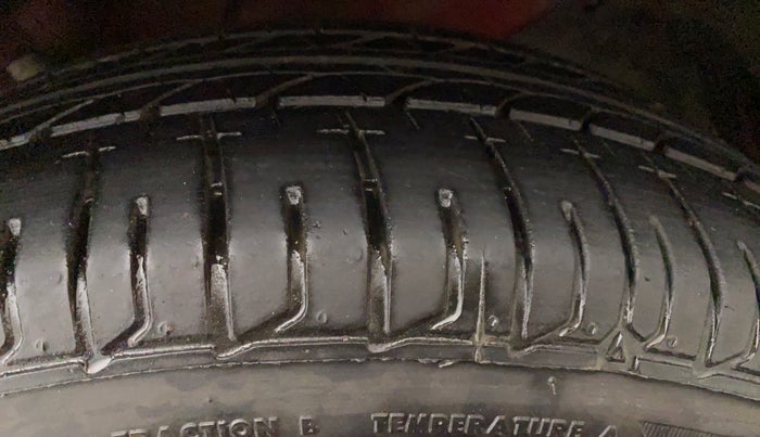 2015 Maruti Swift ZDI, Diesel, Manual, 56,308 km, Left Rear Tyre Tread