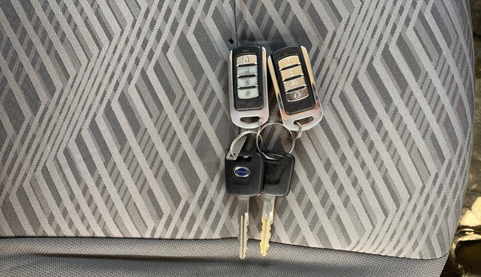 2017 Datsun Go T, Petrol, Manual, 81,608 km, Key Close Up