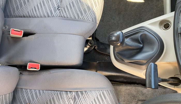 2017 Datsun Go T, Petrol, Manual, 81,608 km, Gear Lever