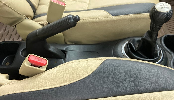 2014 Honda Mobilio 1.5 V I DTEC, Diesel, Manual, 97,609 km, Gear Lever