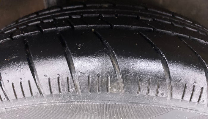 2014 Honda Mobilio 1.5 V I DTEC, Diesel, Manual, 97,609 km, Right Rear Tyre Tread