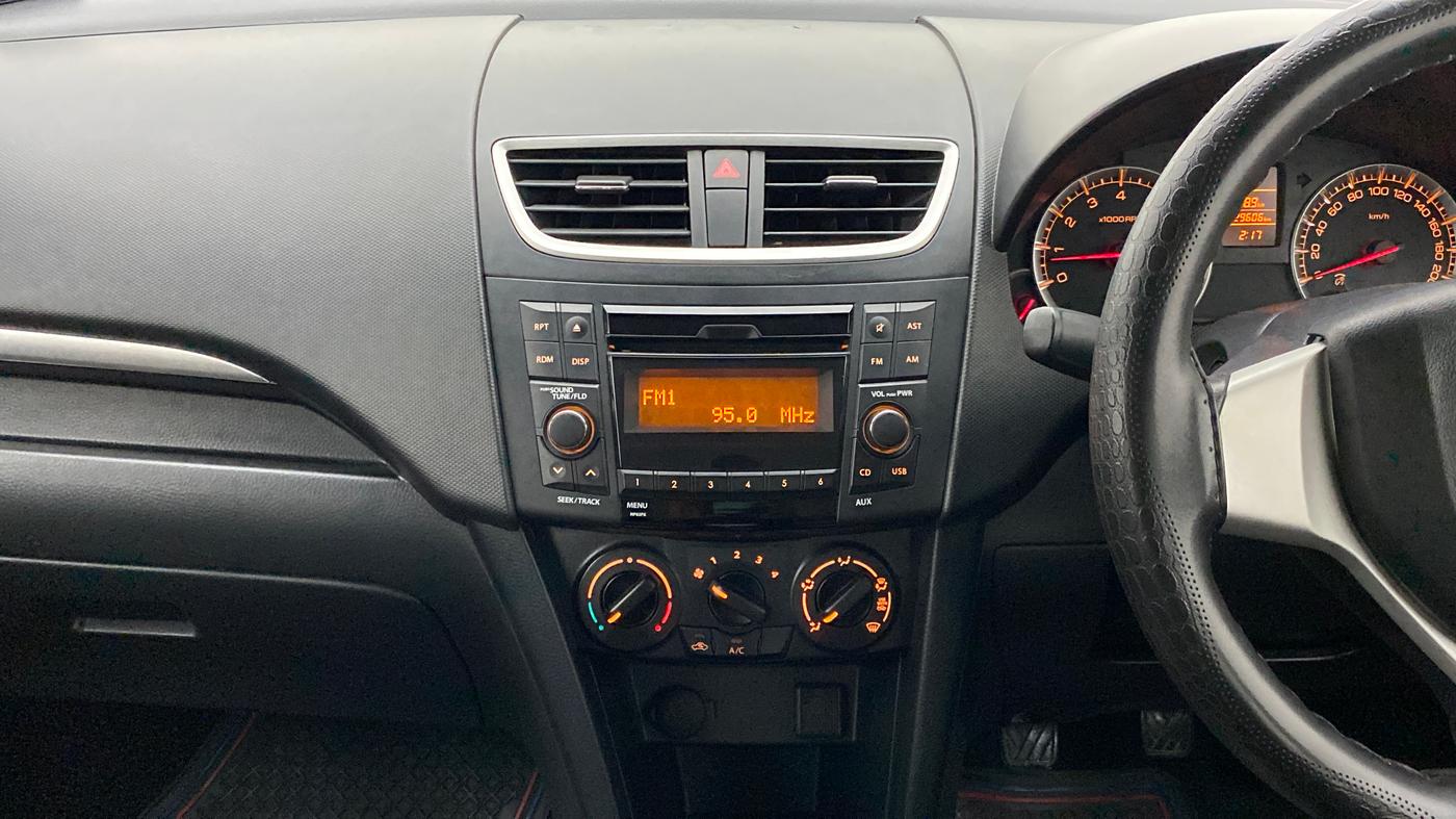 2017 Maruti Swift VXI OPT, Petrol, Manual, 29,644 km, Air Conditioner