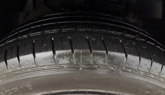 2022 Tata NEXON XM SUNROOF PETROL, Petrol, Manual, 24,073 km, Right Front Tyre Tread