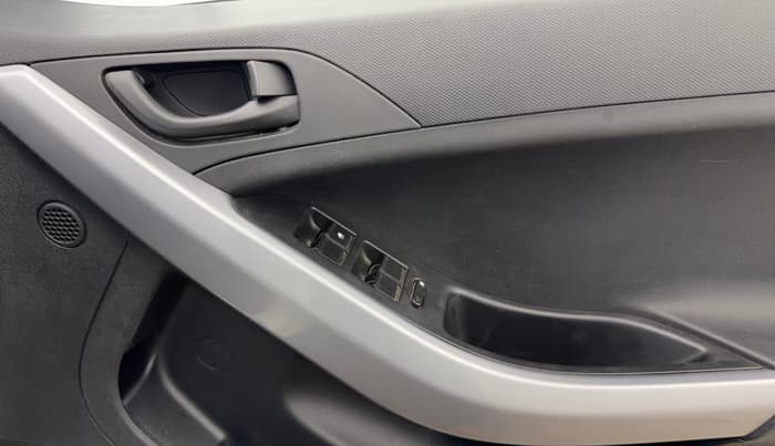 2022 Tata NEXON XM SUNROOF PETROL, Petrol, Manual, 24,073 km, Driver Side Door Panels Control