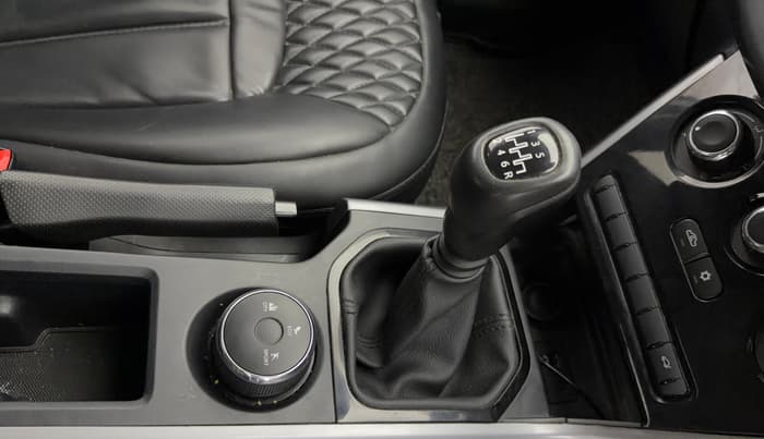 2022 Tata NEXON XM SUNROOF PETROL, Petrol, Manual, 24,073 km, Gear Lever