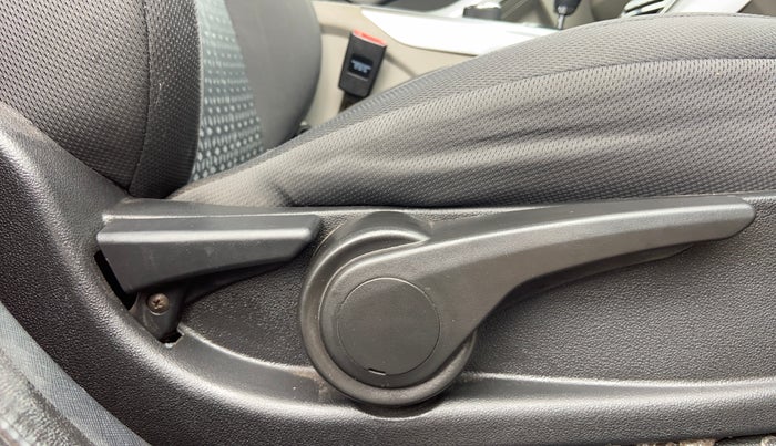 2018 Tata NEXON XZA PLUS PETROL, Petrol, Automatic, 69,745 km, Driver Side Adjustment Panel