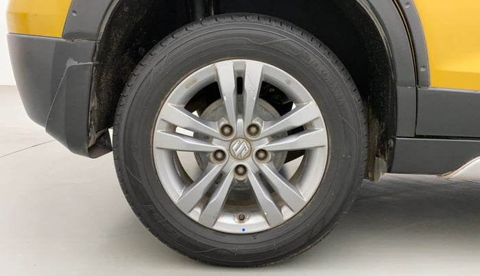 2016 Maruti Vitara Brezza ZDI PLUS DUAL TONE, Diesel, Manual, 79,493 km, Right Rear Wheel