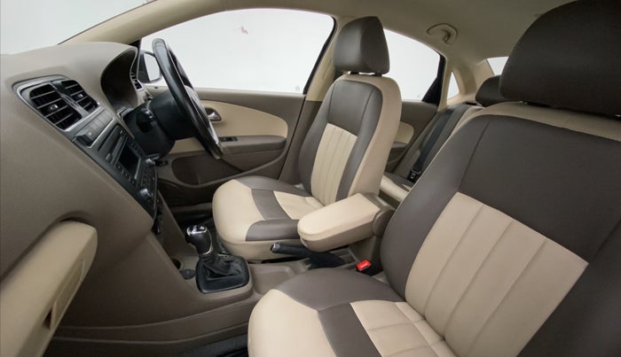 2014 Skoda Rapid AMBITION 1.6 TDI CR MT PLUS, Diesel, Manual, 68,670 km, Right Side Front Door Cabin