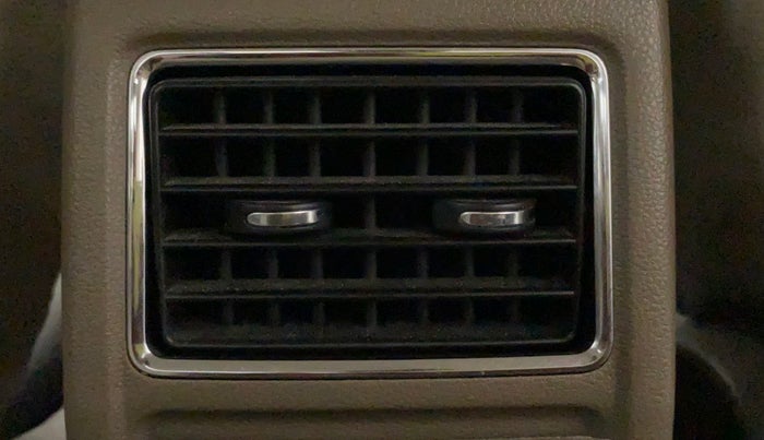 2014 Skoda Rapid AMBITION 1.6 TDI CR MT PLUS, Diesel, Manual, 68,670 km, Rear AC Vents