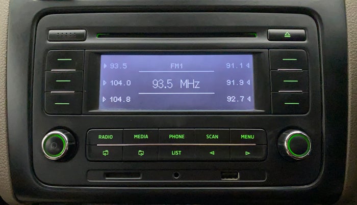 2014 Skoda Rapid AMBITION 1.6 TDI CR MT PLUS, Diesel, Manual, 68,670 km, Infotainment System