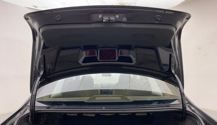 2014 Skoda Rapid AMBITION 1.6 TDI CR MT PLUS, Diesel, Manual, 68,670 km, Boot Door Open