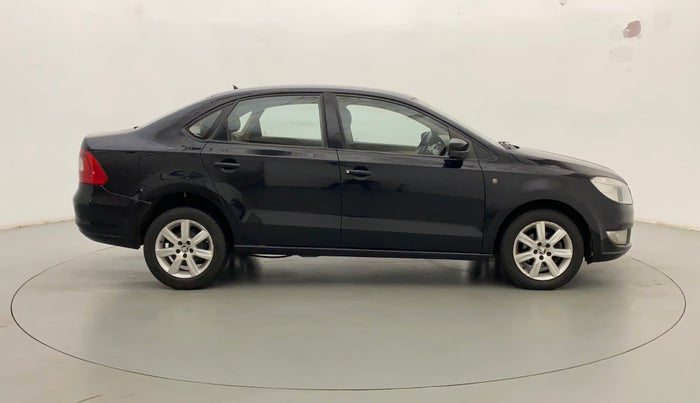 2014 Skoda Rapid AMBITION 1.6 TDI CR MT PLUS, Diesel, Manual, 68,670 km, Right Side