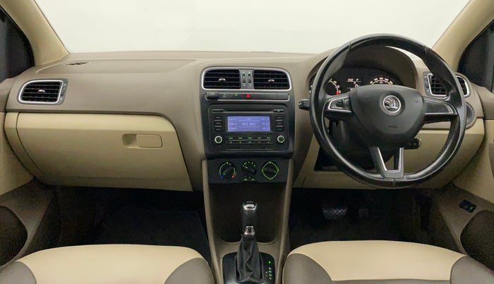 2014 Skoda Rapid AMBITION 1.6 TDI CR MT PLUS, Diesel, Manual, 68,670 km, Dashboard