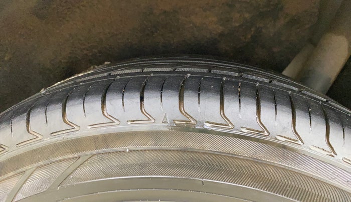 2013 Ford Ecosport TITANIUM 1.5L DIESEL, Diesel, Manual, 70,872 km, Left Rear Tyre Tread