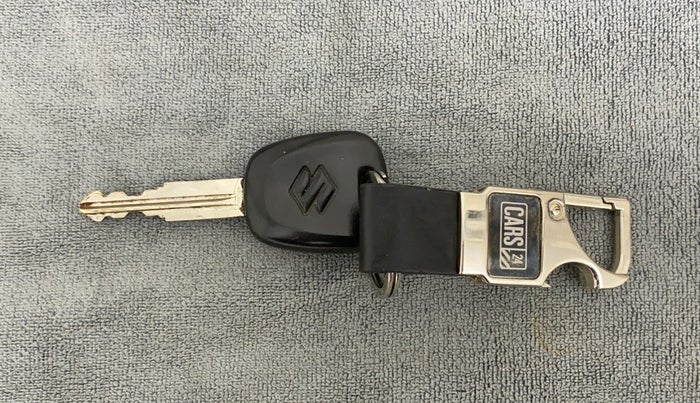 2015 Maruti Alto K10 LXI CNG, CNG, Manual, 47,689 km, Key Close Up
