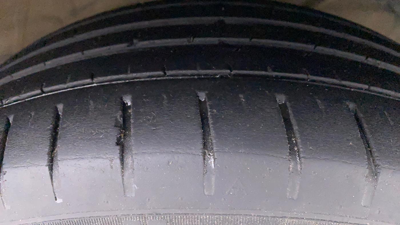 2020 Toyota Glanza V CVT, Petrol, Automatic, 39,377 km, Right Front Tyre Tread