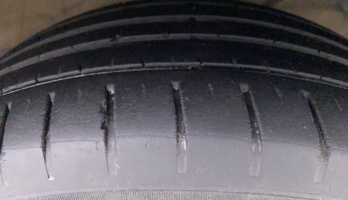 2020 Toyota Glanza V CVT, Petrol, Automatic, 39,377 km, Right Front Tyre Tread