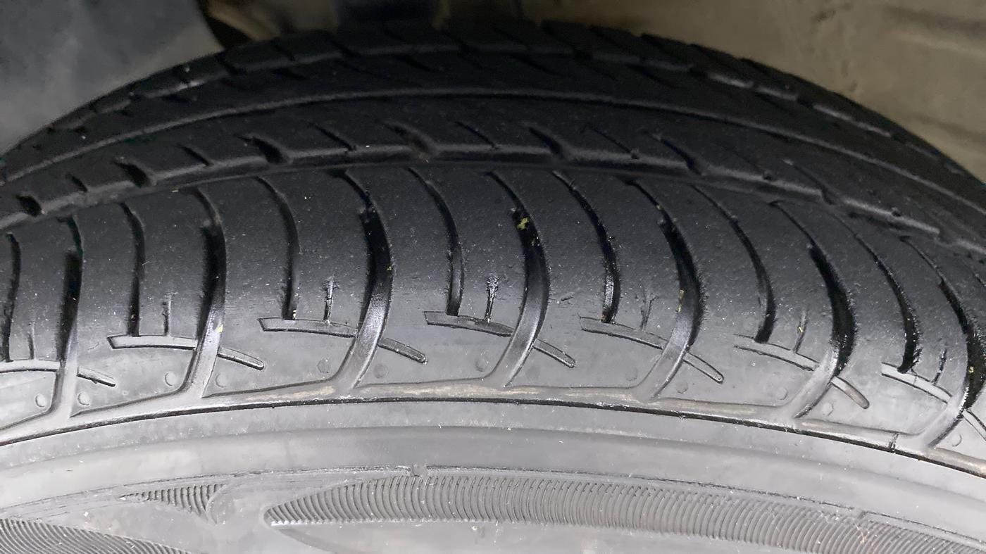 2020 Maruti New Wagon-R VXI 1.0, Petrol, Manual, 16,258 km, Left Front Tyre Tread