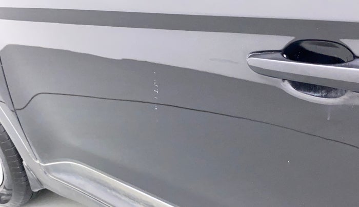 2016 Hyundai Creta E PLUS 1.6 PETROL, Petrol, Manual, 95,667 km, Front passenger door - Minor scratches