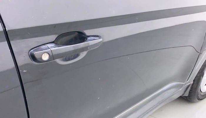 2016 Hyundai Creta E PLUS 1.6 PETROL, Petrol, Manual, 95,667 km, Driver-side door - Slightly dented