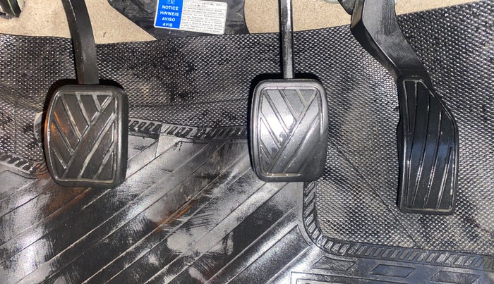 2015 Maruti Ertiga ZXI, Petrol, Manual, 65,078 km, Pedals