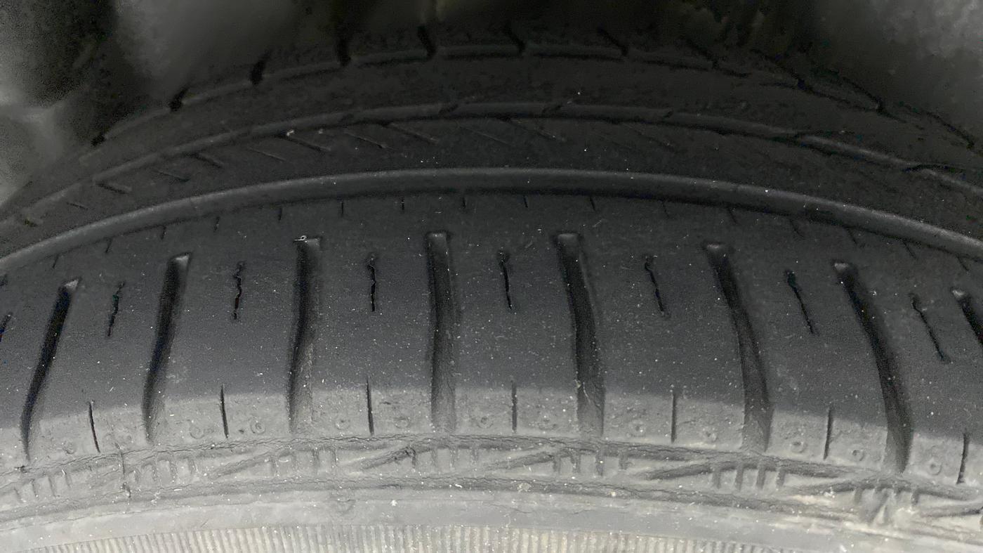 2013 Volkswagen Polo HIGHLINE1.2L PETROL, Petrol, Manual, 83,063 km, Right Rear Tyre Tread