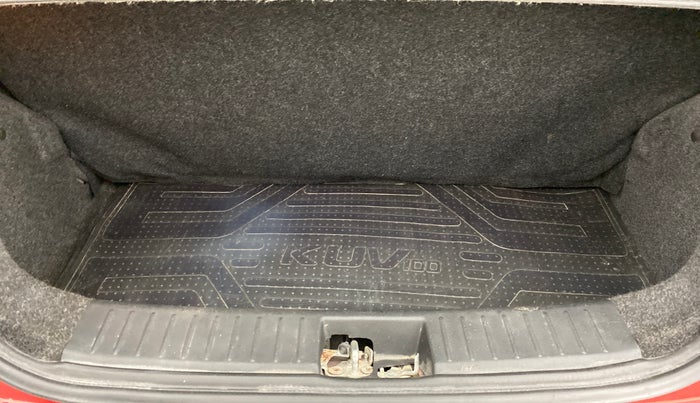 2016 Mahindra Kuv100 K8 D 6 STR, Diesel, Manual, 52,369 km, Boot Inside