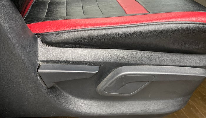 2016 Mahindra Kuv100 K8 D 6 STR, Diesel, Manual, 52,369 km, Driver Side Adjustment Panel