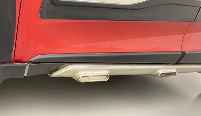 2016 Mahindra Kuv100 K8 D 6 STR, Diesel, Manual, 52,369 km, Left running board - Cladding has minor damage