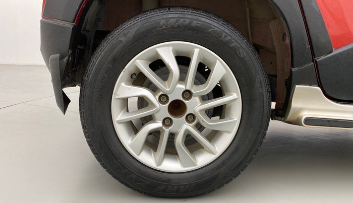 2016 Mahindra Kuv100 K8 D 6 STR, Diesel, Manual, 52,369 km, Right Rear Wheel