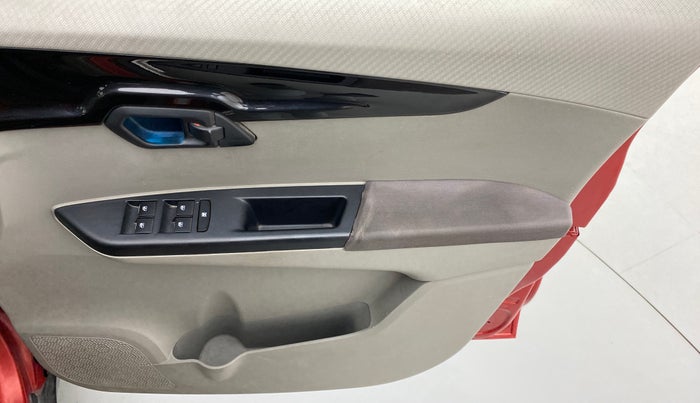 2016 Mahindra Kuv100 K8 D 6 STR, Diesel, Manual, 52,369 km, Driver Side Door Panels Control