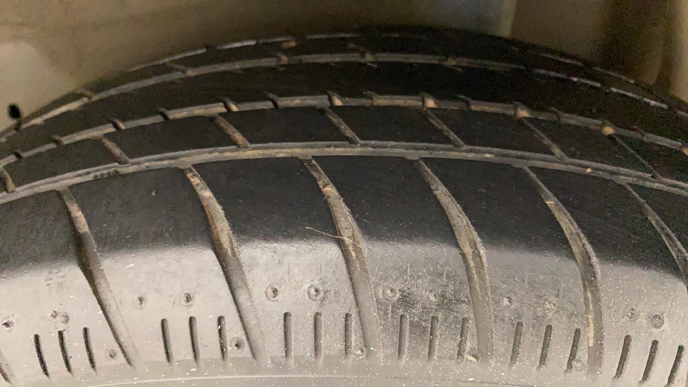 2015 Maruti Celerio ZXI, Petrol, Manual, 95,115 km, Left Rear Tyre Tread