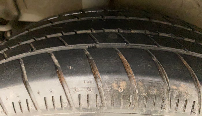 2015 Maruti Celerio ZXI, Petrol, Manual, 95,115 km, Right Rear Tyre Tread