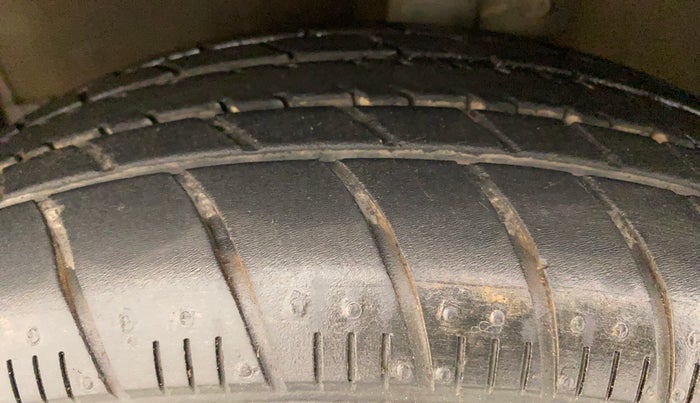 2015 Maruti Celerio ZXI, Petrol, Manual, 95,115 km, Left Front Tyre Tread