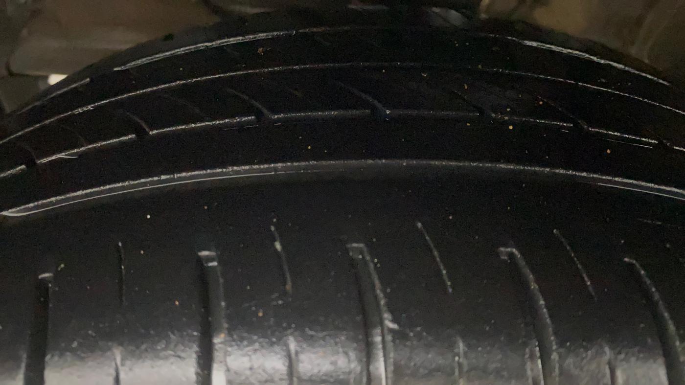 2020 Toyota Glanza G, Petrol, Manual, 70,551 km, Left Front Tyre Tread