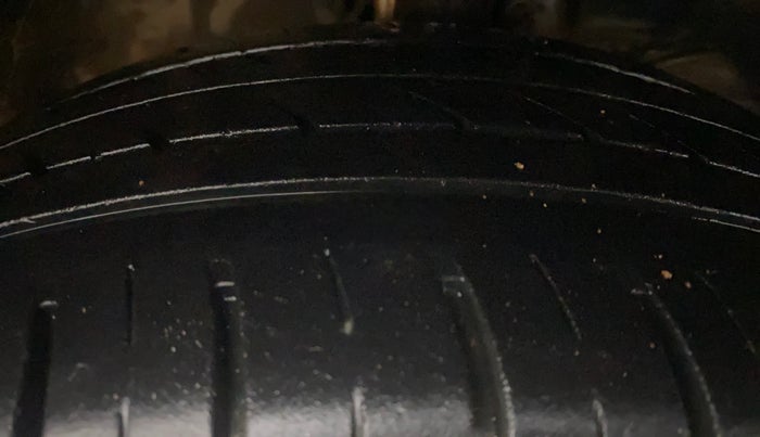 2020 Toyota Glanza G, Petrol, Manual, 69,703 km, Right Front Tyre Tread