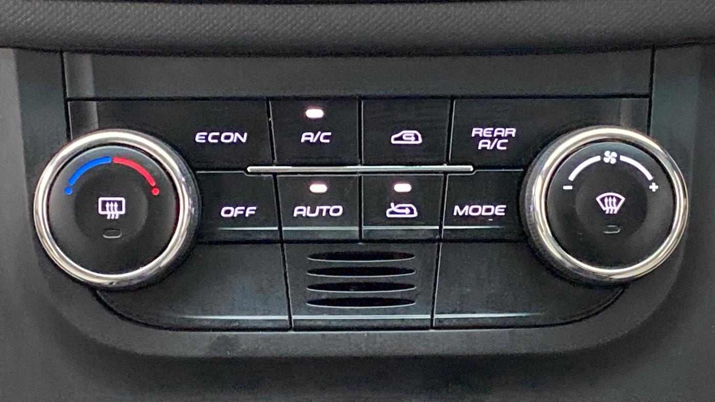 2020 Mahindra MARAZZO M8 8 STR, Diesel, Manual, 24,510 km, Automatic Climate Control
