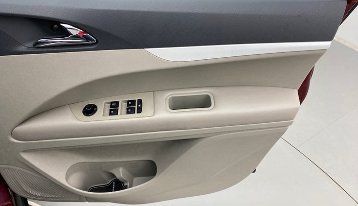 2020 Mahindra MARAZZO M8 8 STR, Diesel, Manual, 24,510 km, Driver Side Door Panels Control