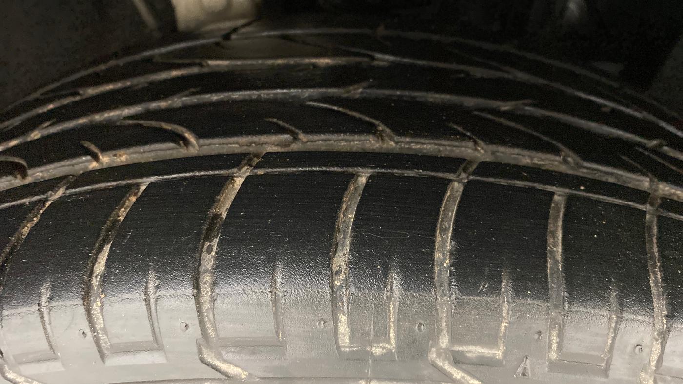 2020 Mahindra MARAZZO M8 8 STR, Diesel, Manual, 24,510 km, Right Front Tyre Tread